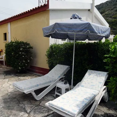 Villa Prodhromos Villas